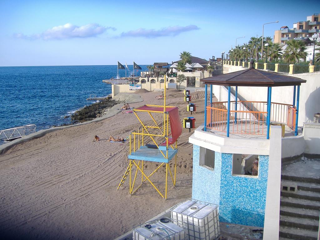 Seashells 2 Bedroom Apartment With Sunny Terrace With Stunning Sea Views - By Getawaysmalta St. Paul's Bay Bagian luar foto
