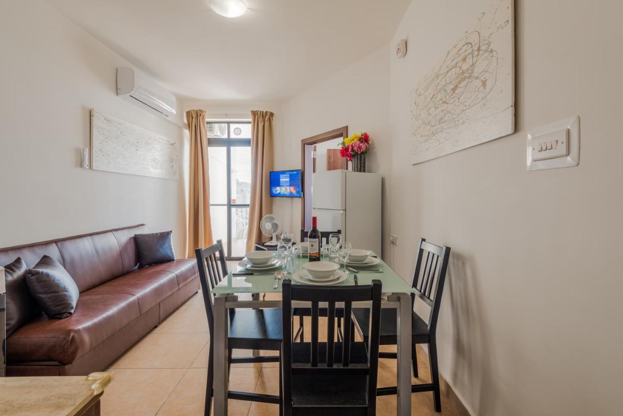Seashells 2 Bedroom Apartment With Sunny Terrace With Stunning Sea Views - By Getawaysmalta St. Paul's Bay Bagian luar foto